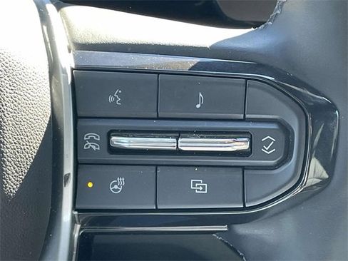 Used 2025 Chevrolet Colorado LT w/ LT Convenience Package image 20