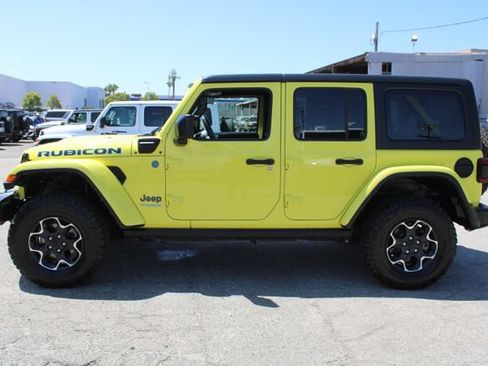 Used 2022 Jeep Wrangler Unlimited Rubicon 4xe w/ Cold Weather Group AWD/4WD image 11