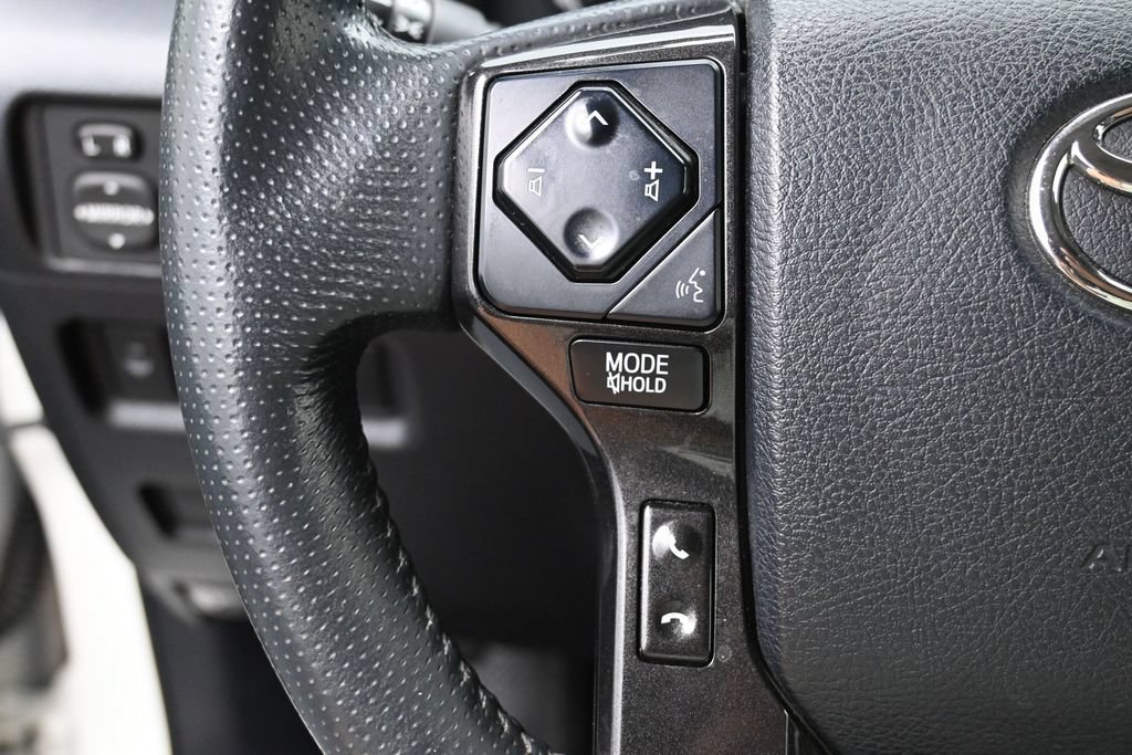 Used 2021 Toyota 4Runner Venture w/ Moonroof Package AWD/4WD image 17