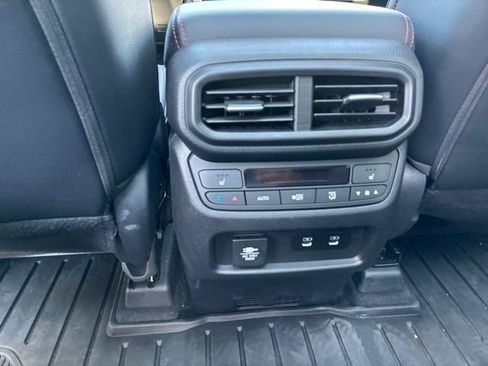 Used 2026 Honda Pilot Black Edition image 24