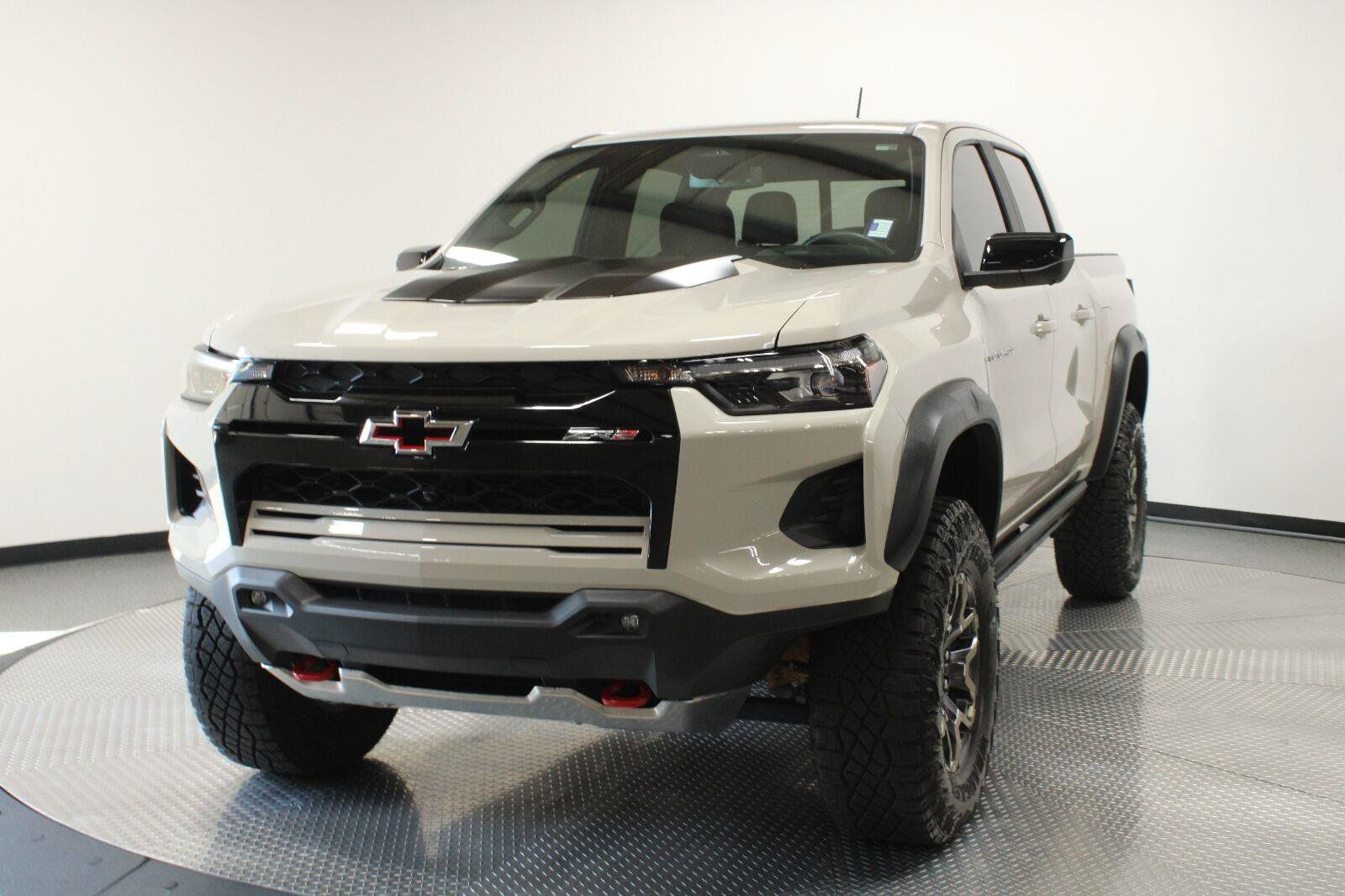 Certified 2026 Chevrolet Colorado ZR2 w/ Technology Package AWD/4WD image 4