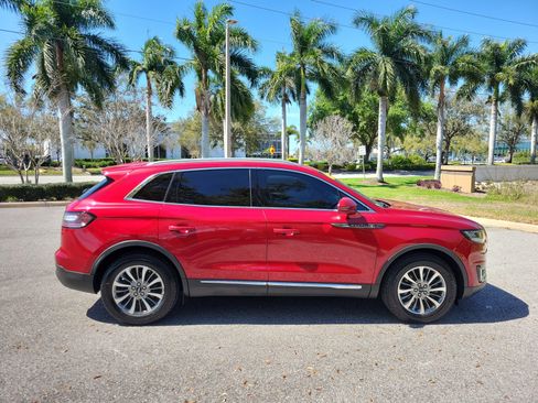 Used 2020 Lincoln Nautilus FWD w/ Equipment Group 101A image 3