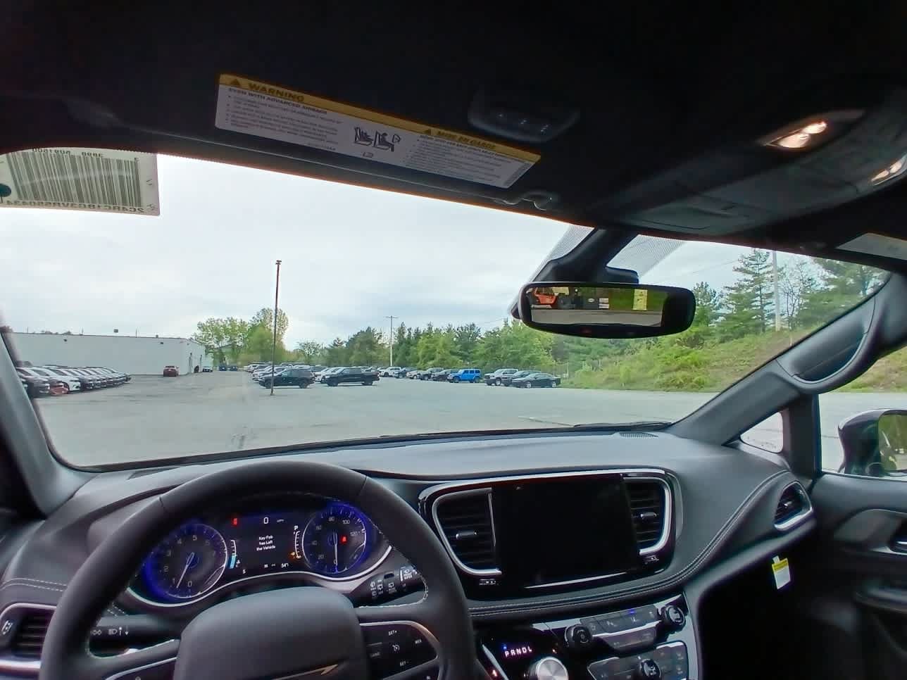 New 2027 Chrysler Pacifica Select FWD image 26