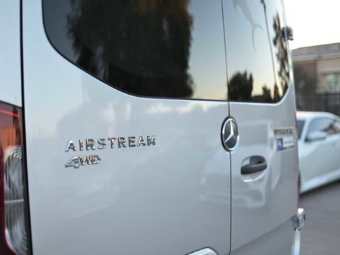 Used 2022 Mercedes-Benz Sprinter 3500 image 11