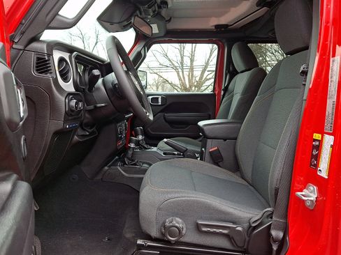 Used 2025 Jeep Wrangler Unlimited Sport S 4xe AWD/4WD image 13