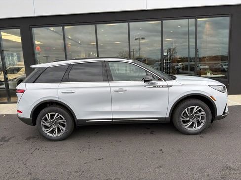 New 2026 Lincoln Corsair Premiere image 2