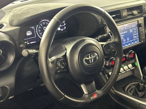 Used 2024 Toyota GR86 Premium RWD image 13