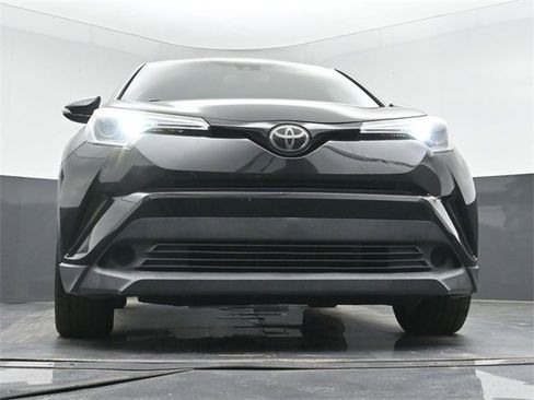 Used 2018 Toyota C-HR image 36