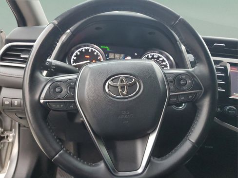 Used 2018 Toyota Camry XLE image 20
