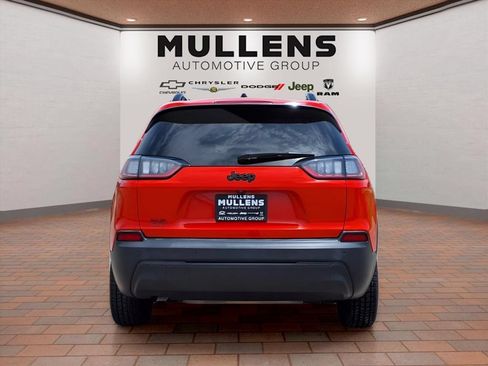 Used 2021 Jeep Cherokee Latitude Plus FWD image 6