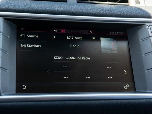 Used 2018 Land Rover Range Rover Evoque SE AWD/4WD image 22