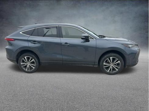 Used 2022 Toyota Venza LE AWD/4WD image 6