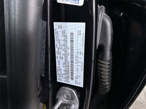 Used 2022 Ford Escape SE w/ SE Sport Appearance Package image 34