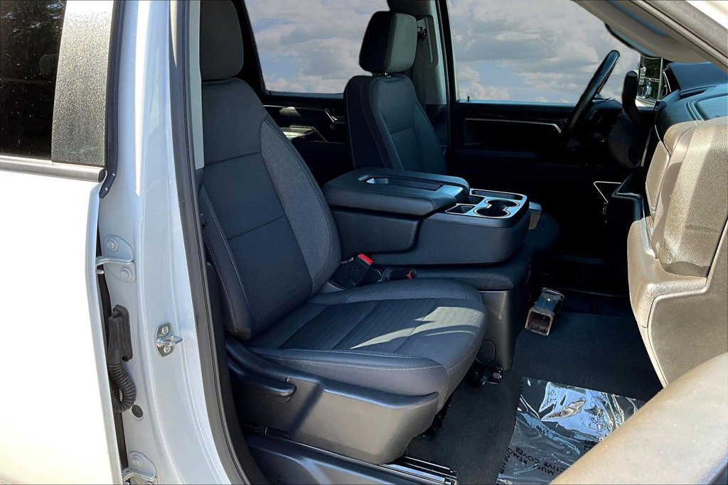 Used 2025 Chevrolet Silverado 2500 LT w/ Convenience Package AWD/4WD image 32