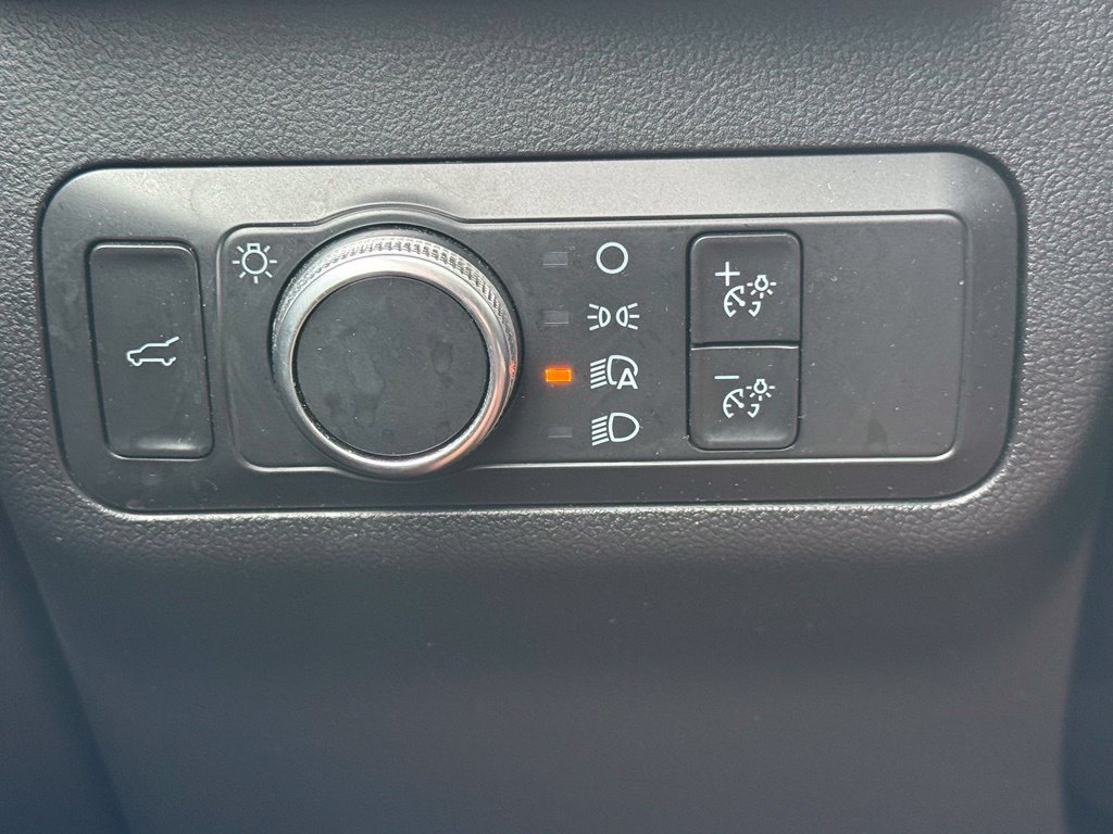 Used 2021 Ford Escape SE w/ Convenience Package FWD image 28