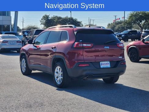 Used 2017 Jeep Cherokee Latitude w/ Comfort/Convenience Group image 4