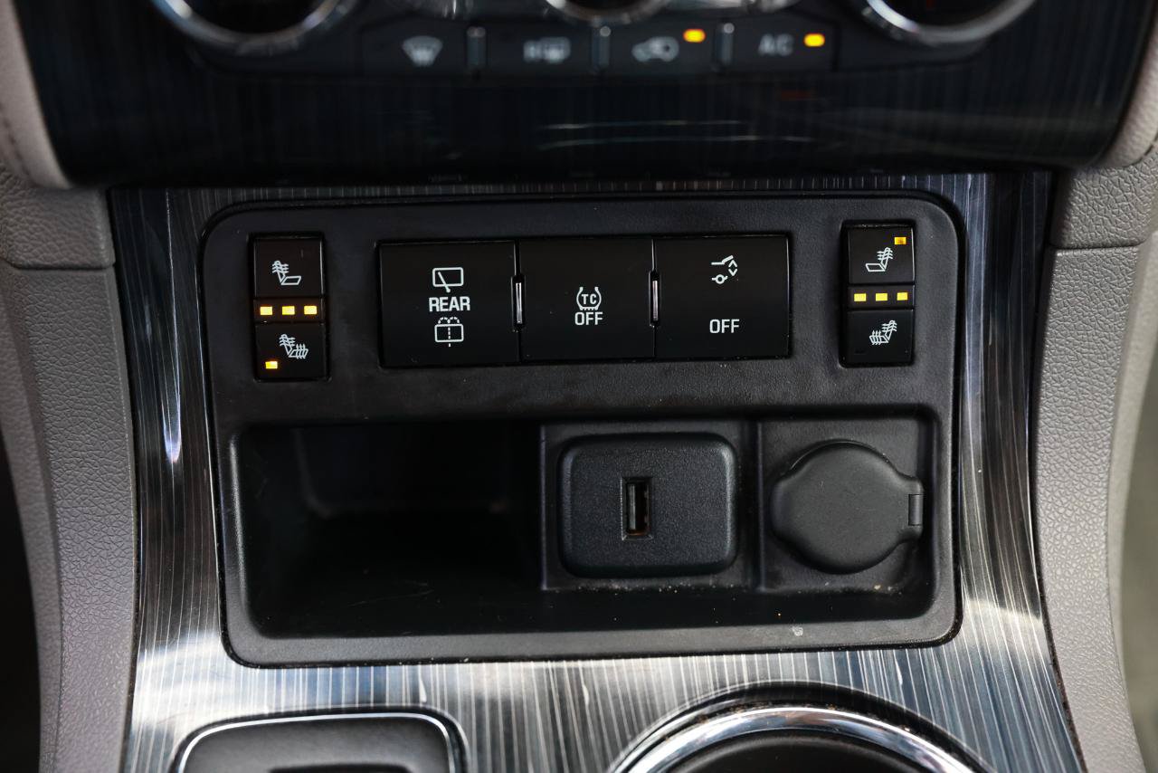 Used 2015 Chevrolet Traverse LT FWD image 36