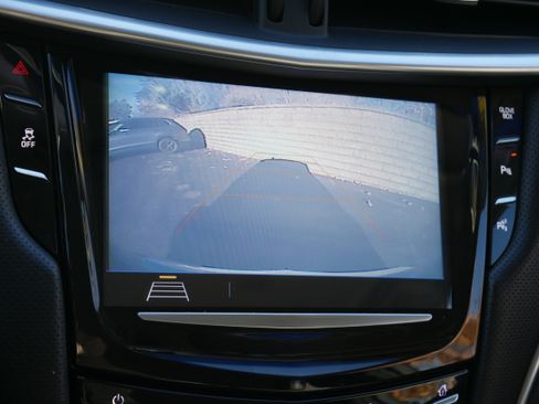 Used 2019 Cadillac XTS Luxury image 17