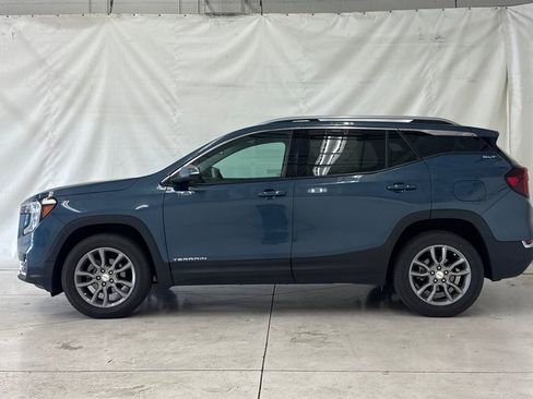 Used 2024 GMC Terrain SLT image 7