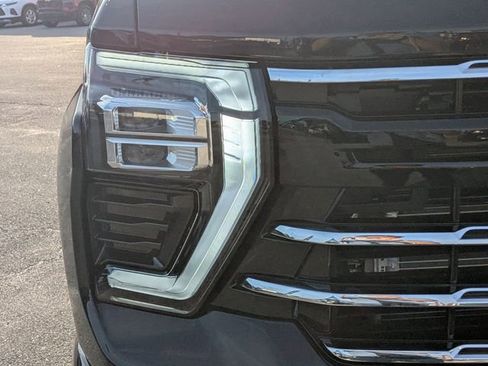 New 2026 Chevrolet Silverado 2500 LT w/ Z71 Chrome Sport Edition AWD/4WD image 9