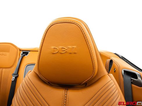Used 2019 Aston Martin DB11 Volante RWD image 39