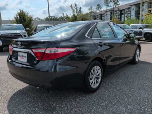 Used 2015 Toyota Camry LE FWD image 6
