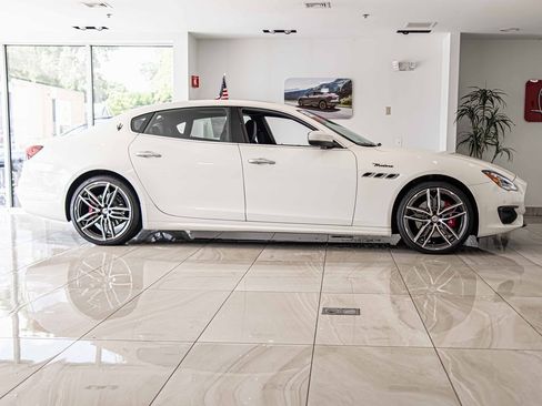 Used 2023 Maserati Quattroporte Modena Q4 image 9
