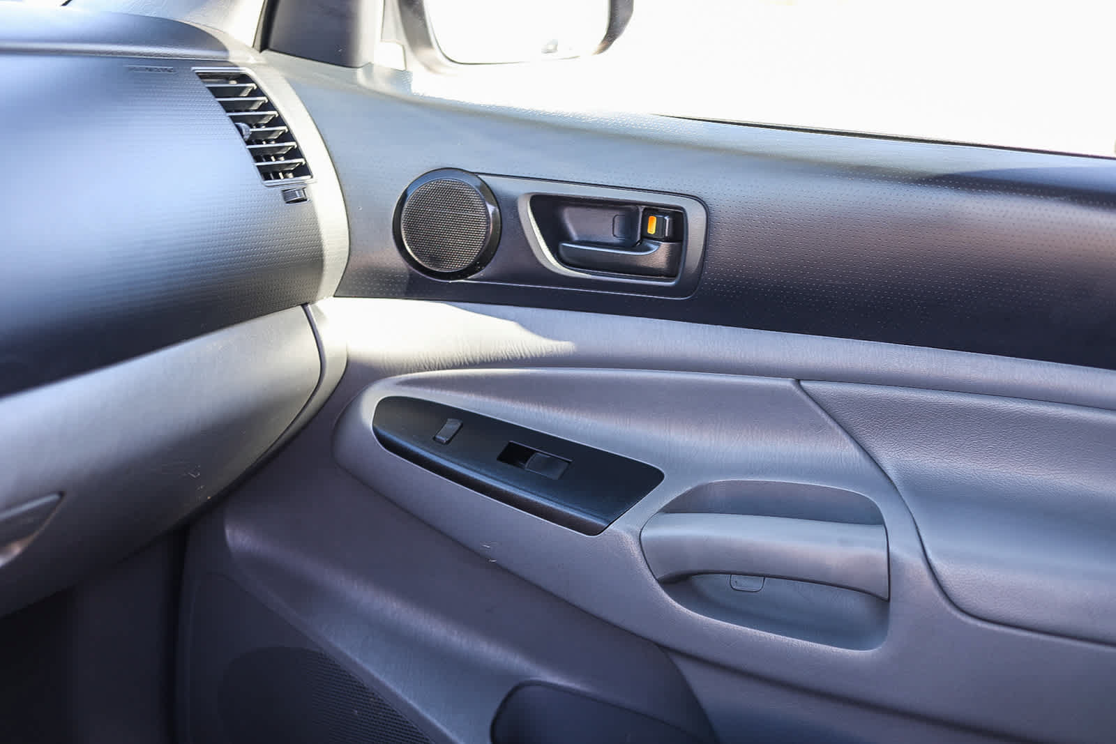 Used 2013 Toyota Tacoma 2WD Access Cab w/ Convenience Pkg image 24