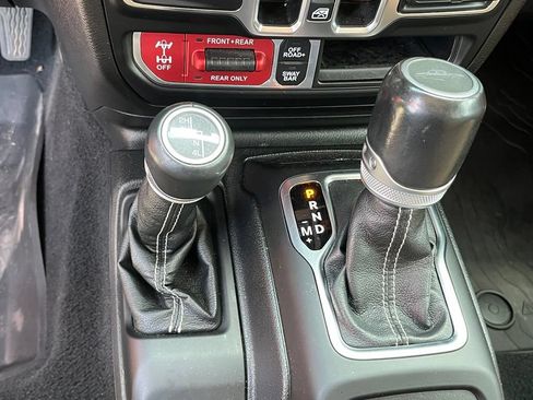 Used 2020 Jeep Gladiator Rubicon AWD/4WD image 27