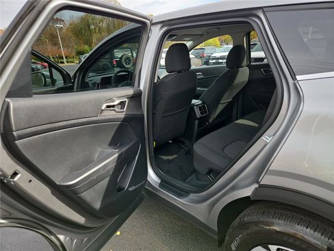 Certified 2025 Kia Sportage LX image 24