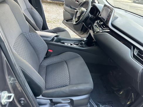 Used 2021 Toyota C-HR LE image 19