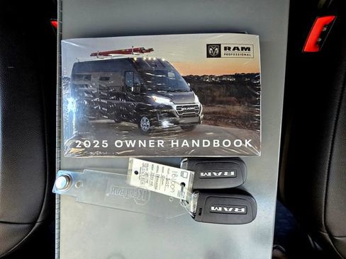Used 2025 RAM ProMaster 2500 FWD image 30