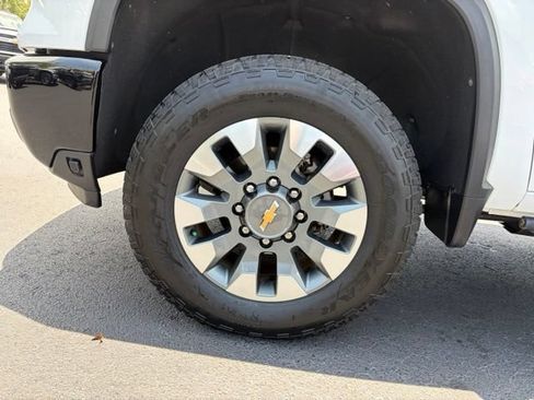 Used 2025 Chevrolet Silverado 2500 Custom w/ Custom Value Package AWD/4WD image 9