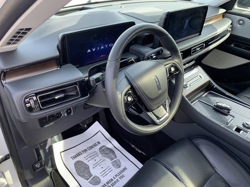 Used 2025 Lincoln Aviator Reserve w/ Luxury Package AWD/4WD image 11