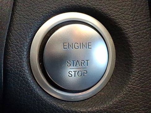 Used 2018 Mercedes-Benz C 300 4MATIC Sedan image 28