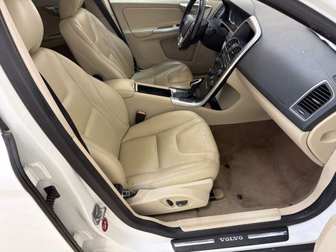 Used 2015 Volvo XC60 T5 Premier w/ Protection Package FWD image 22