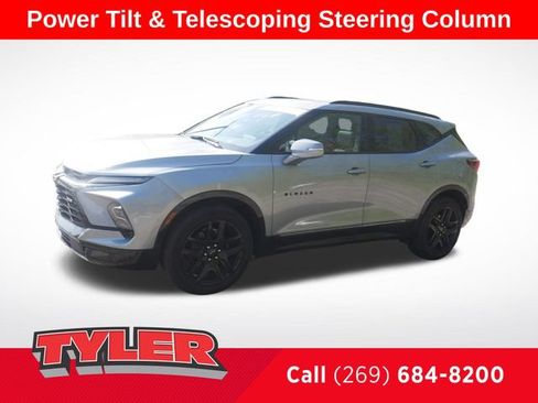 Used 2023 Chevrolet Blazer RS w/ Driver Confidence II Package AWD/4WD image 3