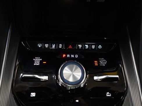 Used 2022 Jeep Grand Wagoneer Series II AWD/4WD image 26