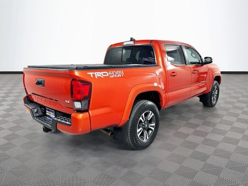 Used 2018 Toyota Tacoma TRD Sport AWD/4WD image 6