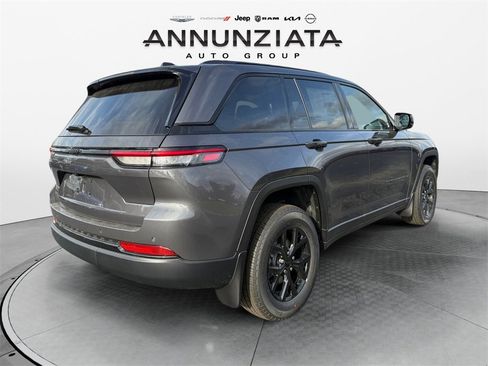 New 2025 Jeep Grand Cherokee Altitude image 5