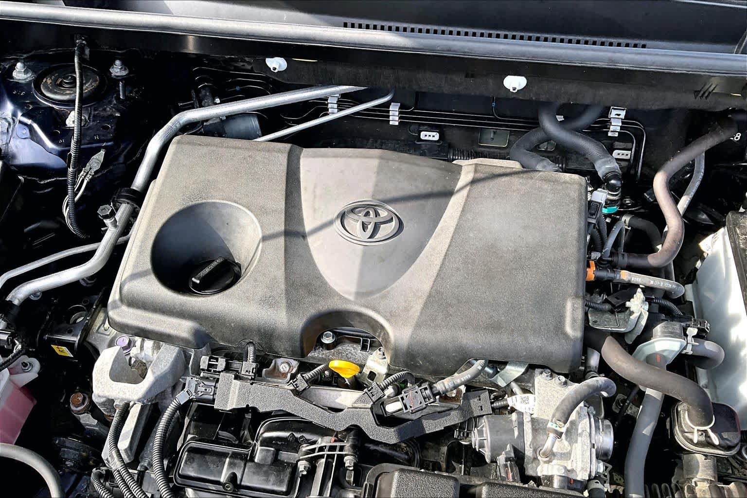 Used 2023 Toyota RAV4 Limited AWD/4WD image 31