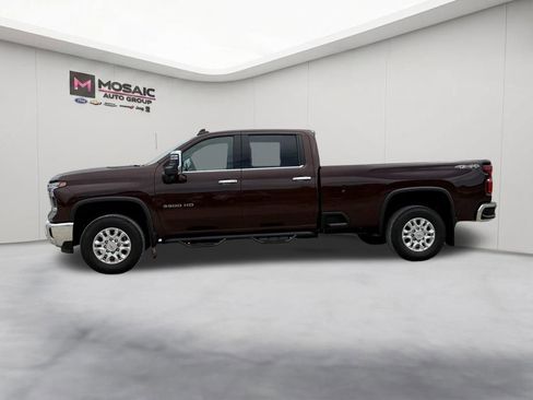 Used 2024 Chevrolet Silverado 3500 LTZ w/ LTZ Convenience Package AWD/4WD image 5