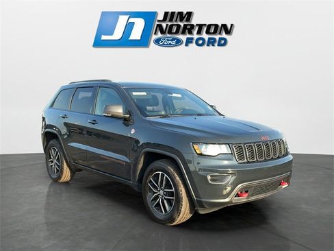 Used 2018 Jeep Grand Cherokee Trailhawk image 1