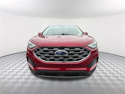Used 2019 Ford Edge Titanium image 2