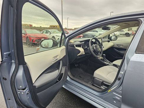 Used 2021 Toyota Corolla L image 17