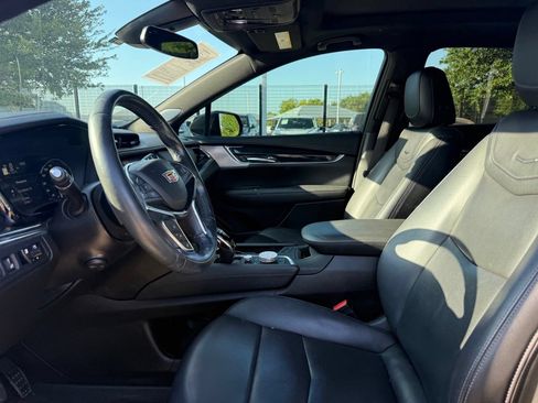 Used 2020 Cadillac XT5 Premium Luxury w/ LPO, Floor Liner Package FWD image 10