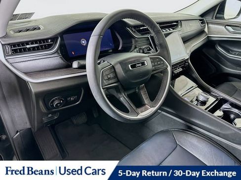 Used 2023 Jeep Grand Cherokee Limited AWD/4WD image 14