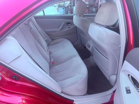 Used 2011 Toyota Camry LE image 15