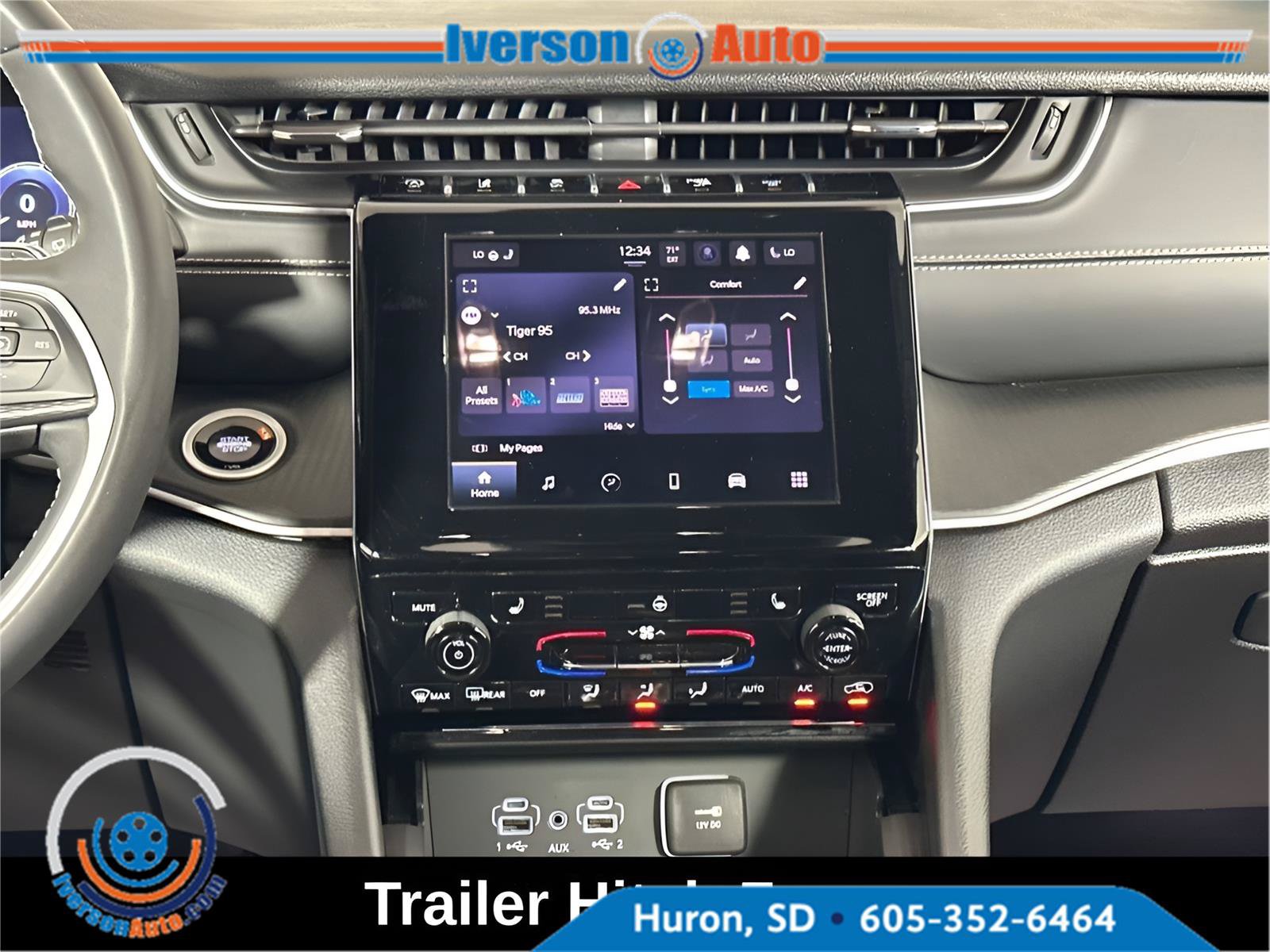 Used 2024 Jeep Grand Cherokee L Altitude AWD/4WD image 28