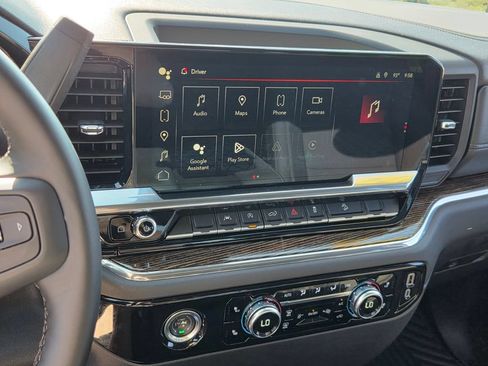 Used 2024 GMC Sierra 1500 SLE w/ X31 Off-Road Package AWD/4WD image 23